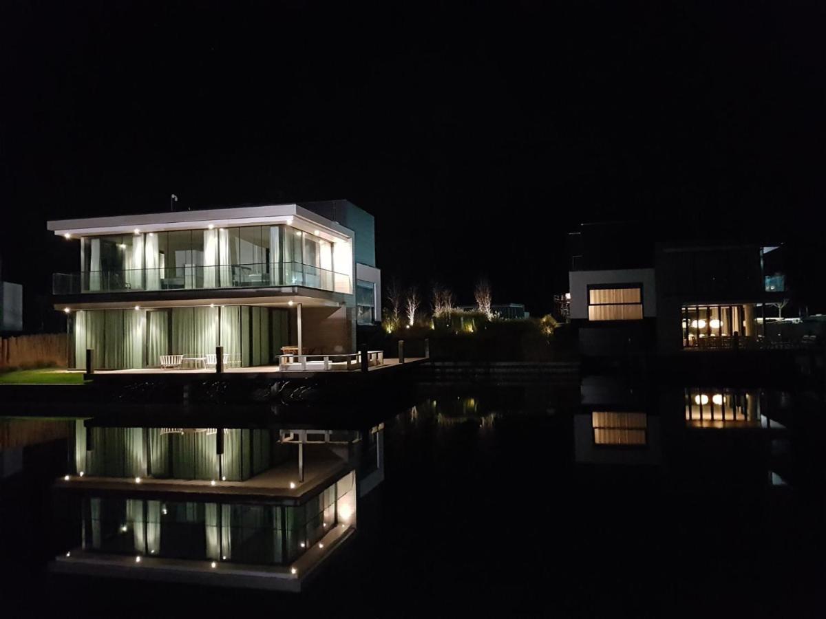 Lake House With Dock At Lake Veere, Zeeland Арнемайден Екстериор снимка
