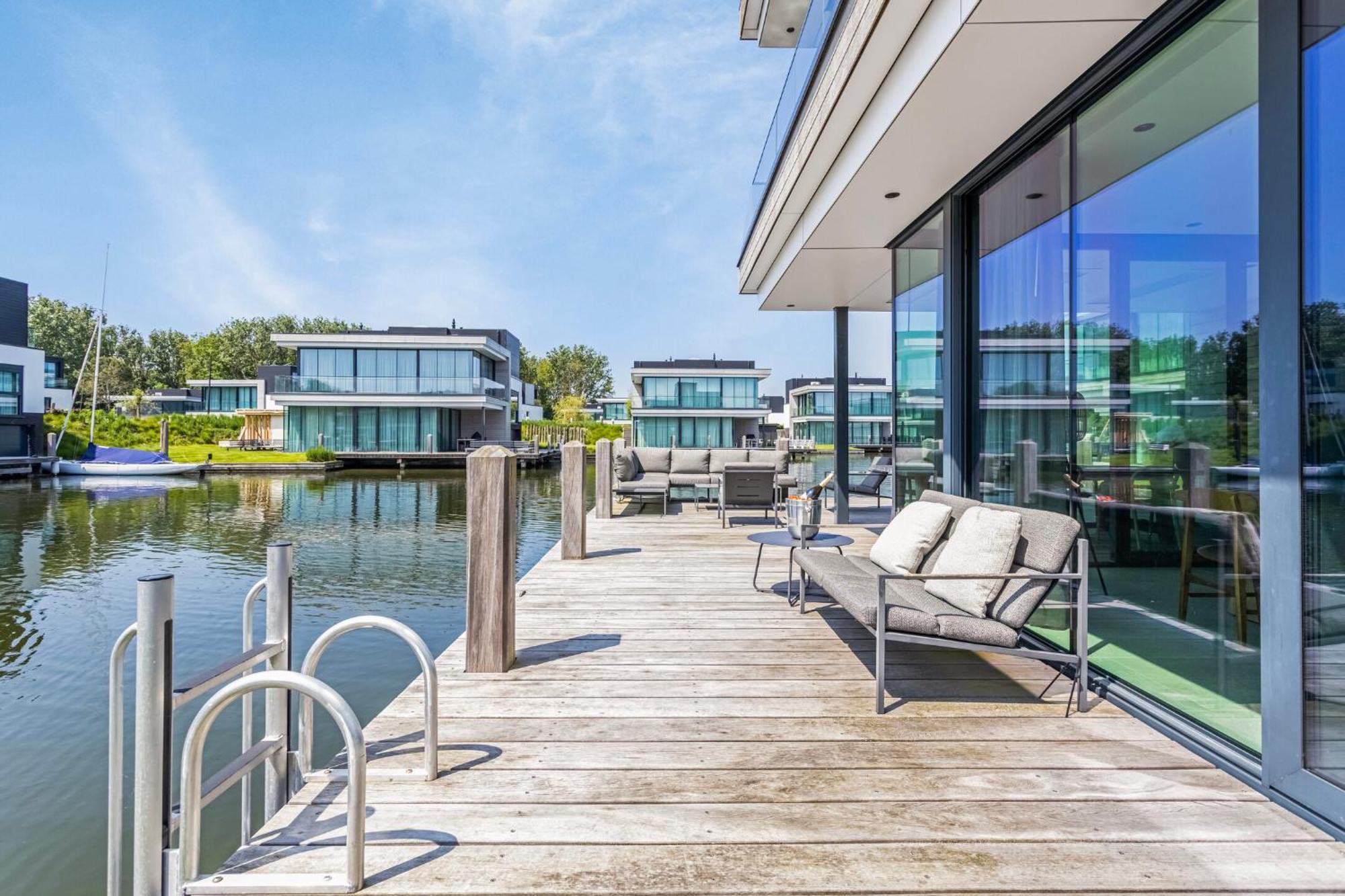 Lake House With Dock At Lake Veere, Zeeland Арнемайден Екстериор снимка